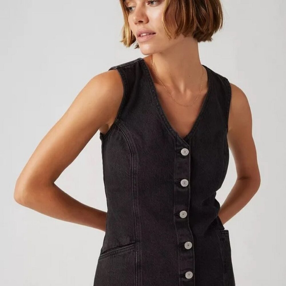 new with tags BLACK Denim Levi's Women's Vianna Vest Dress in Size MEDIUM - Picture 1 of 7